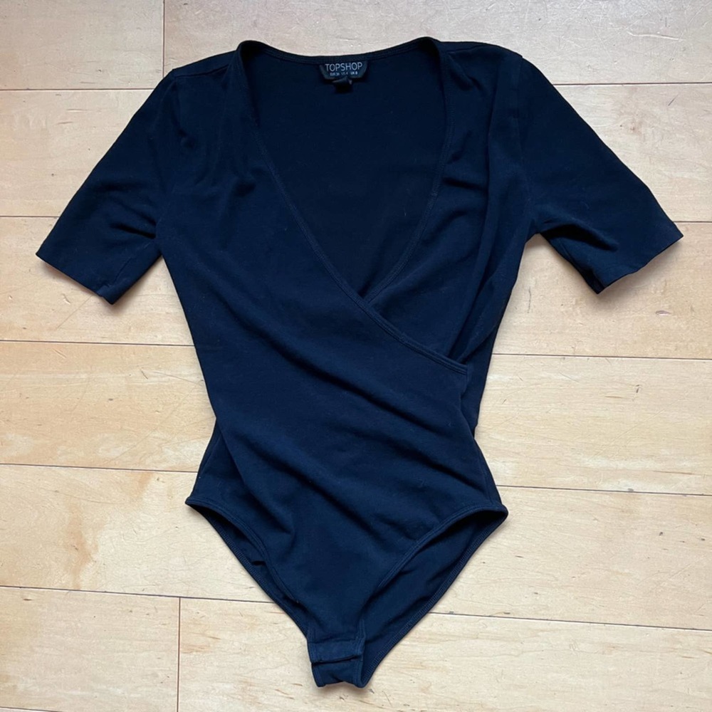 TopShop wrap front Body Suit, size 4, black, short sleeve, bodysuit, Top Shop